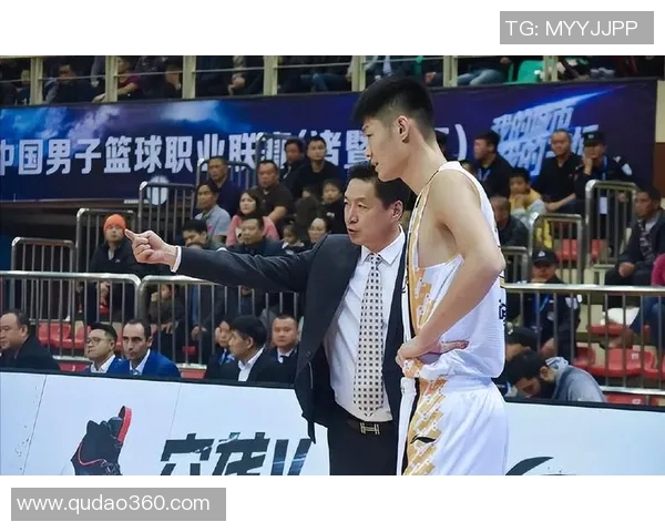 重庆篮球队的崛起之路：从默默无闻到冠军赛的辉煌历程